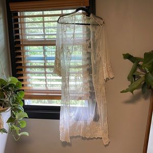 White lace duster